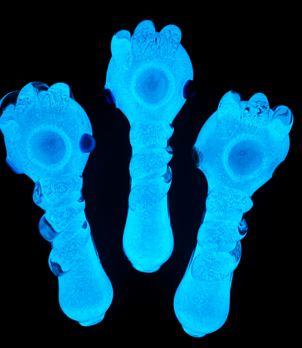 4.5" Glow in The Dark Hand Pipe  Approx 140g - LA Wholesale Kings