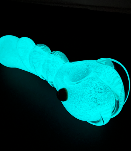 4.5" Glow in The Dark Hand Pipe  Approx 140g - LA Wholesale Kings