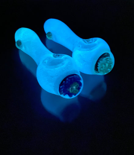 5" Glow in Dark Hand Pipe Flower Head Design Locket - LA Wholesale Kings